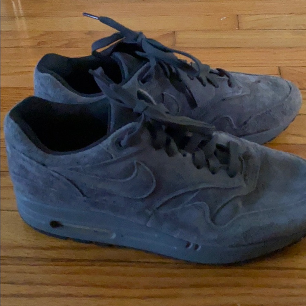 Nike Air Max 1 Anthracite (unisex-men’s sizing)